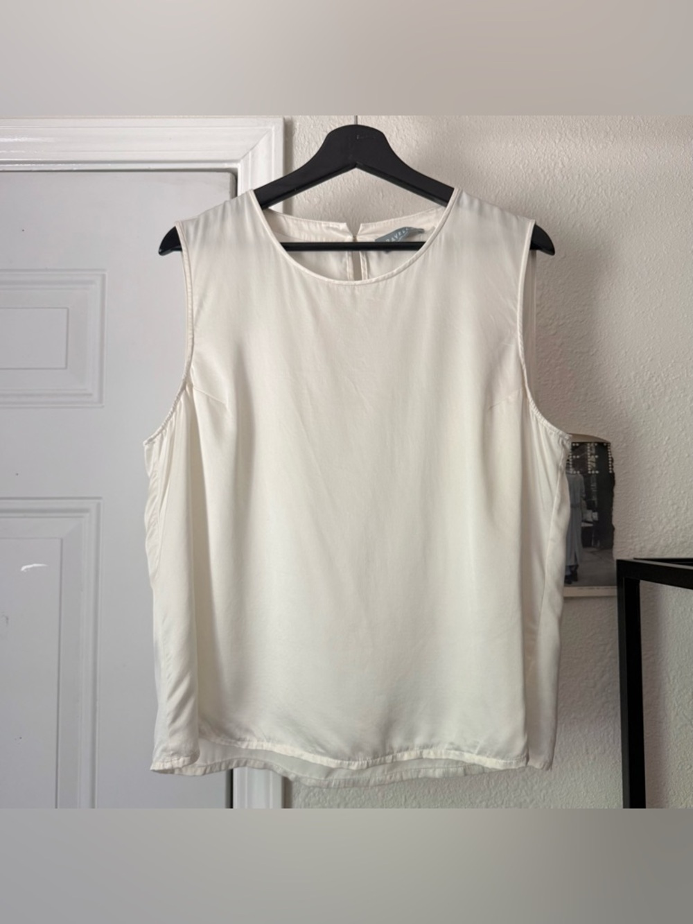 RAVELLA off white silk crew‎ neck boxy cropped tank top